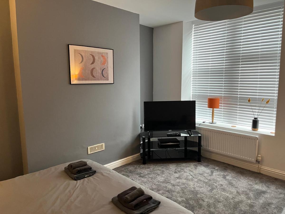 Spacious Ground Floor Suite Comfortably Sleeps Up To Eight Halifax Kültér fotó